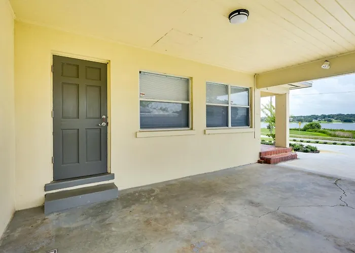 Sunny Lake Wales Getaway - 1 Mi To Downtown