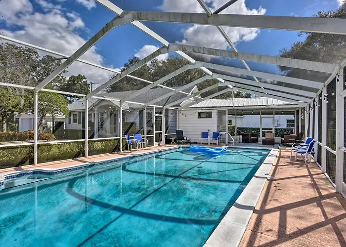 Cottage W/ Private Pool - Walk To Lake Wales!